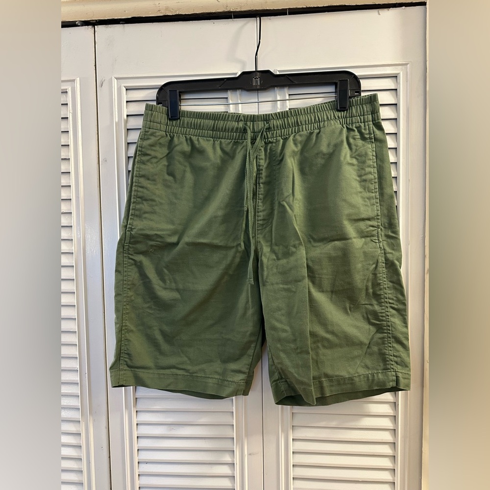 Uniqlo Men's Green Shorts